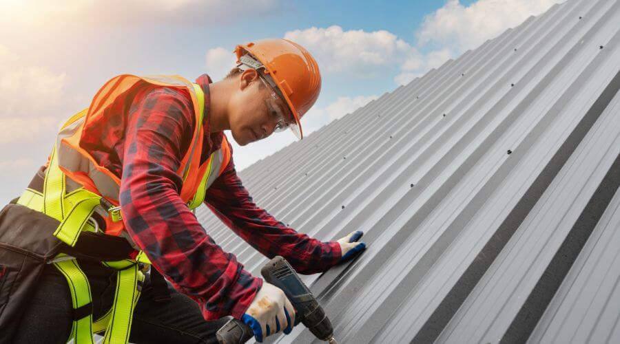 Professional gutter cleaning in Salem, KY